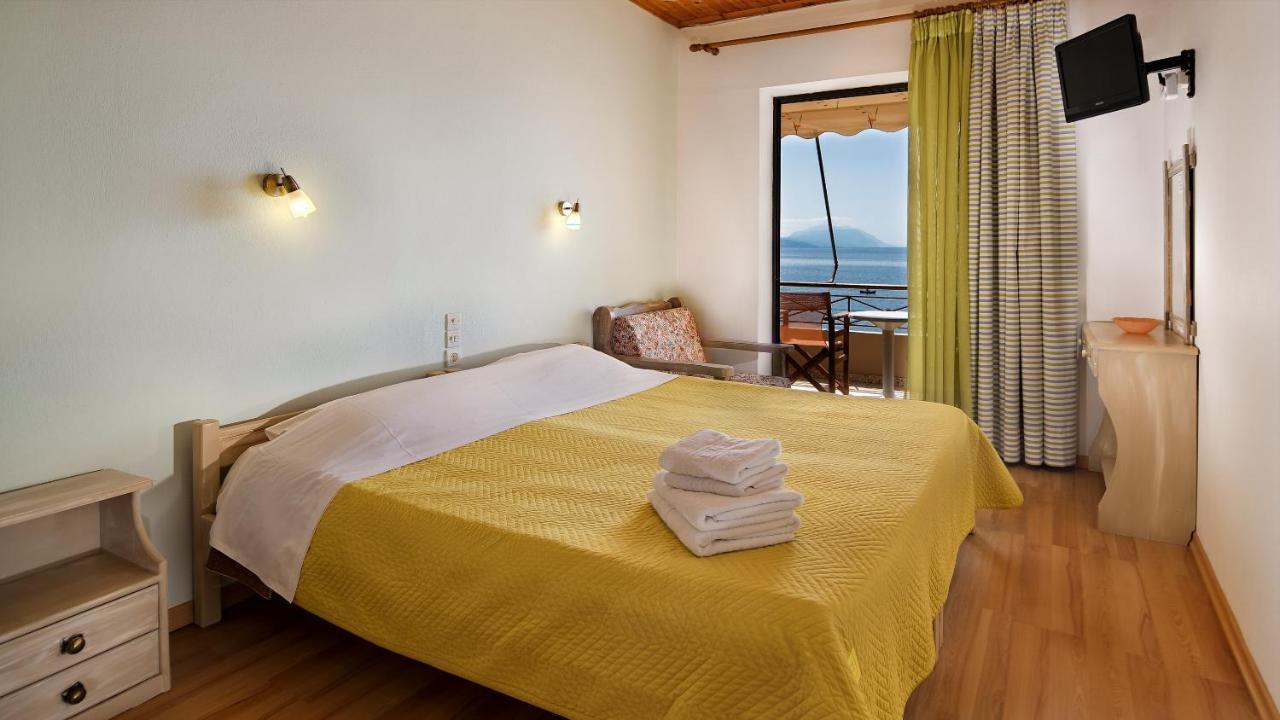 Pharos Rooms Ilia Bagian luar foto