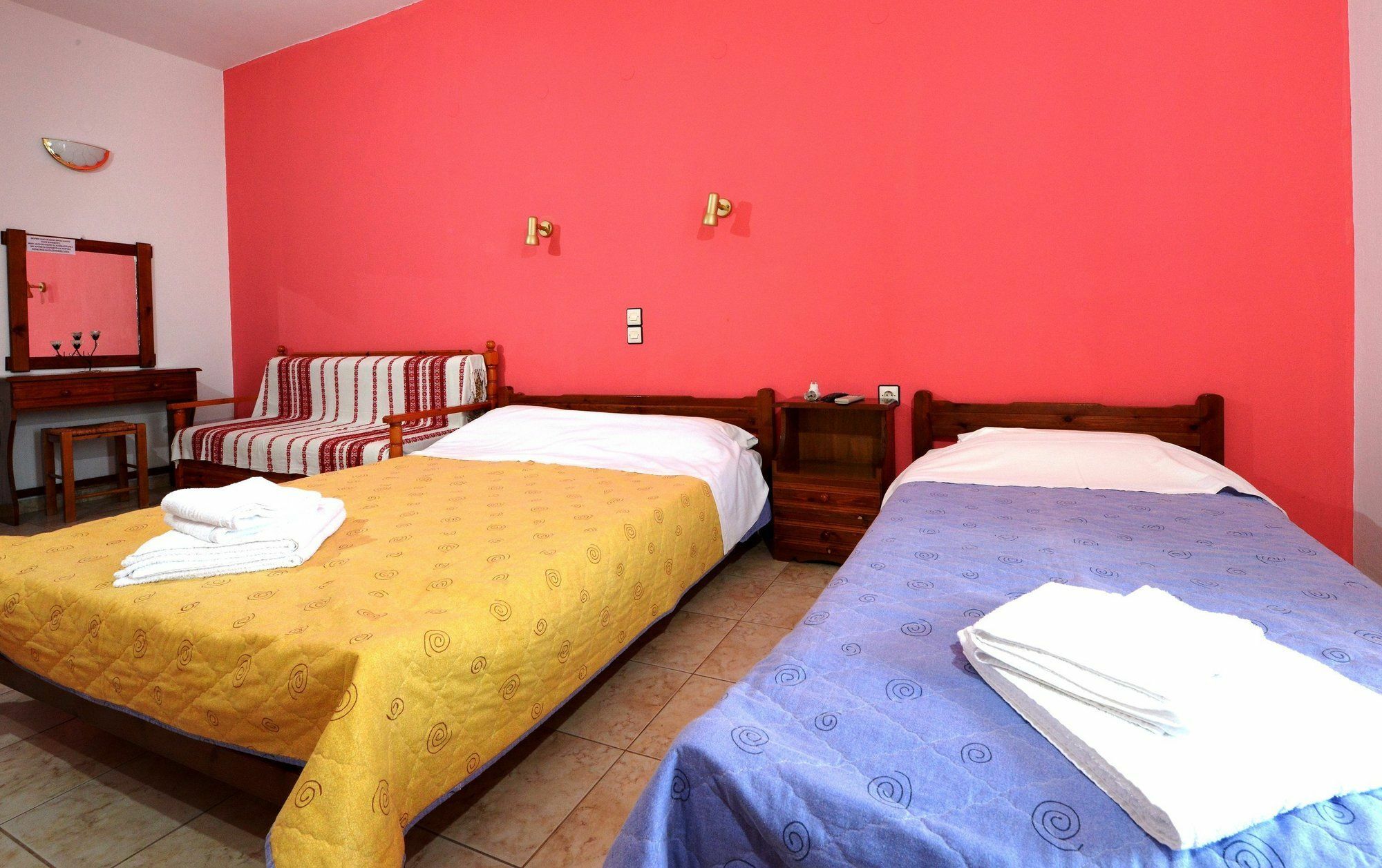 Pharos Rooms Ilia Bagian luar foto