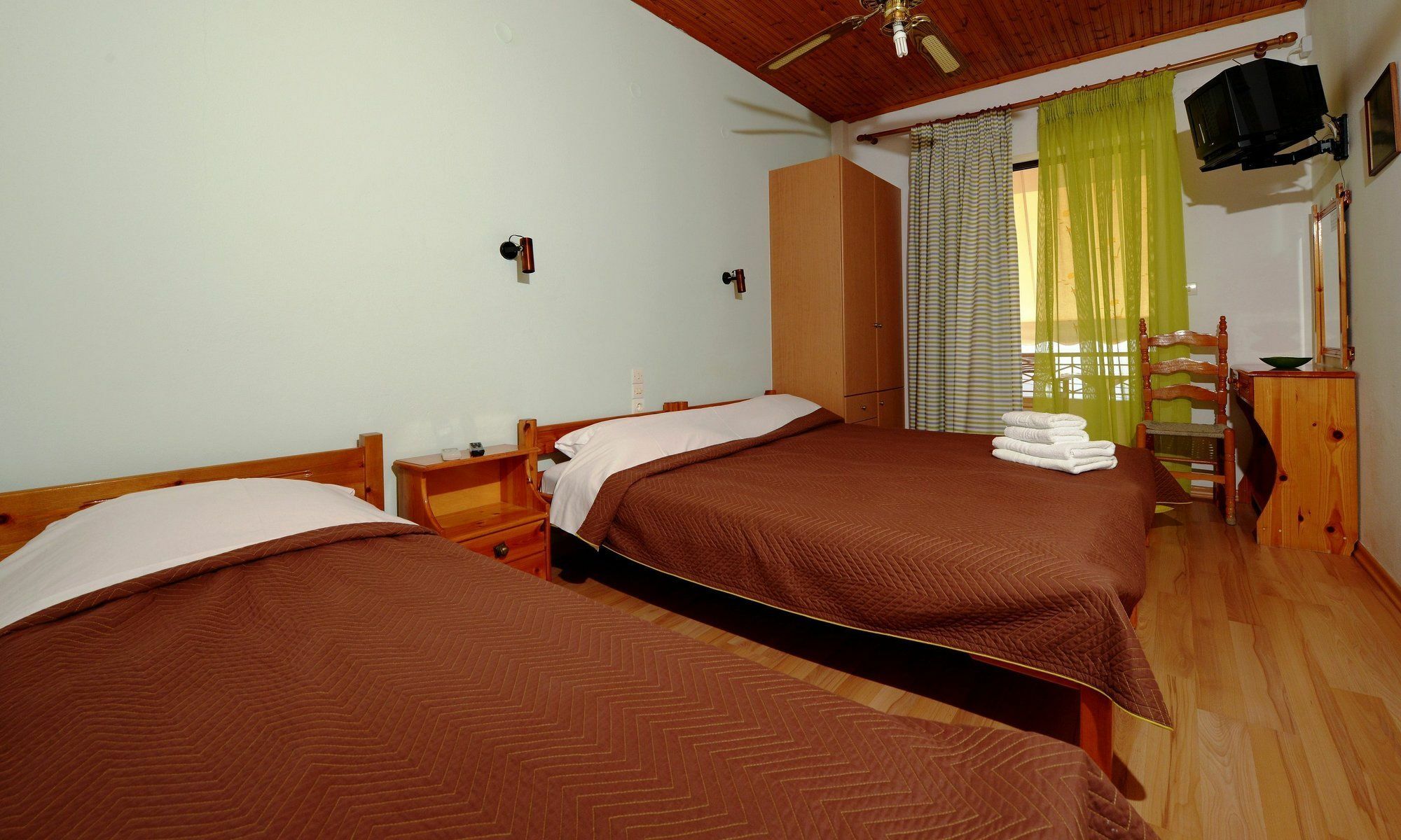 Pharos Rooms Ilia Bagian luar foto